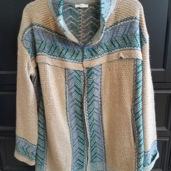 Sweater - Picture 4 of 4